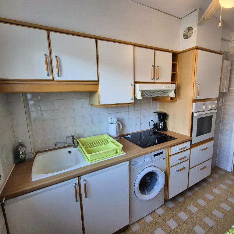 Appartement à 150 M de la plage, lave linge, Wi Fi ... - Appartement 2 Chambres - 8
