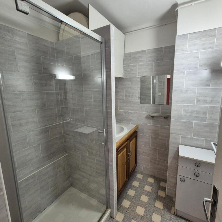 Appartement à 150 M de la plage, lave linge, Wi Fi ... - Appartement 2 Chambres - 14