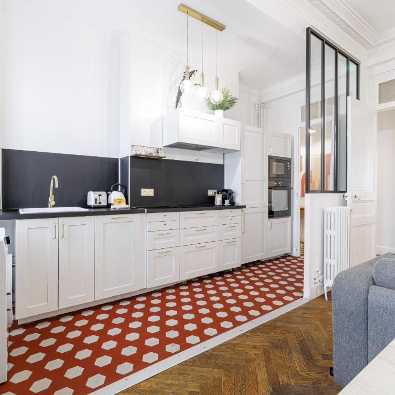 Large 2 Bdr City Center close to Train Station - Appartement 2 Chambres - 17