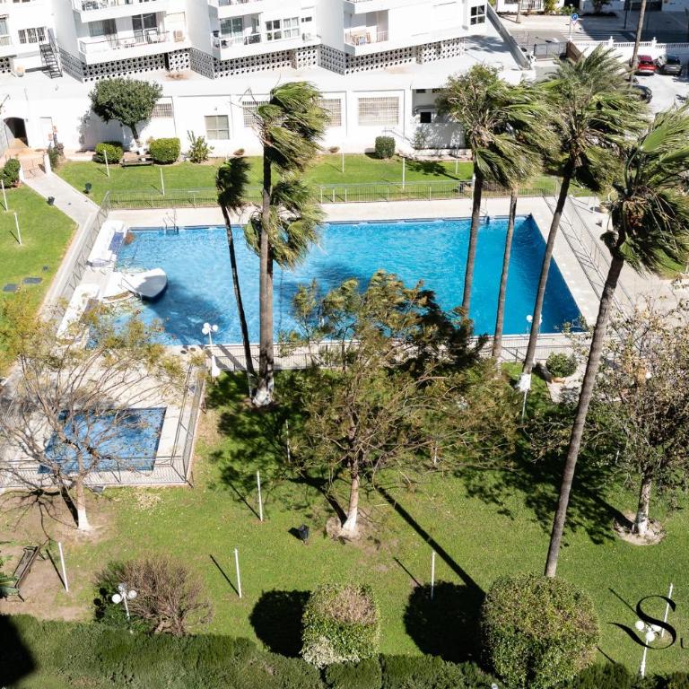 Exclusive 3BR Near Beach & Puerto Marina - Apartamento de 3 dormitorios con vistas al océano - 4