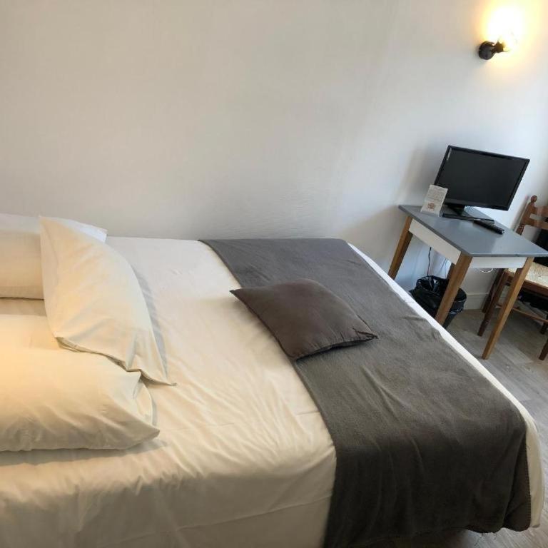 Les Chiens du Guet - Chambre Double avec Salle de Bains Privative - 7