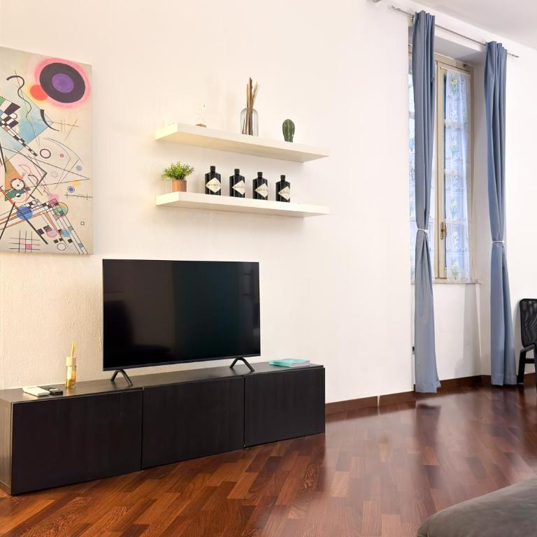 Voltiva House - in the Heart of Como Old Town - One-Bedroom House - 7