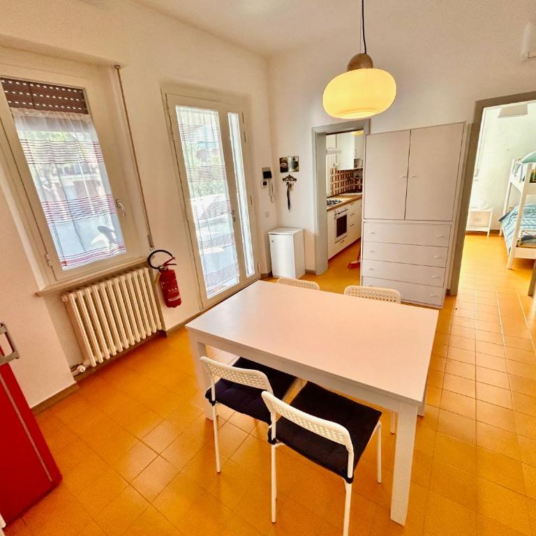 quadrilo FABIOLA CON TERRAZZO, ARIA CONDIZIONATA E VICINO AL MARE - Three-Bedroom Superior Apartment - 3