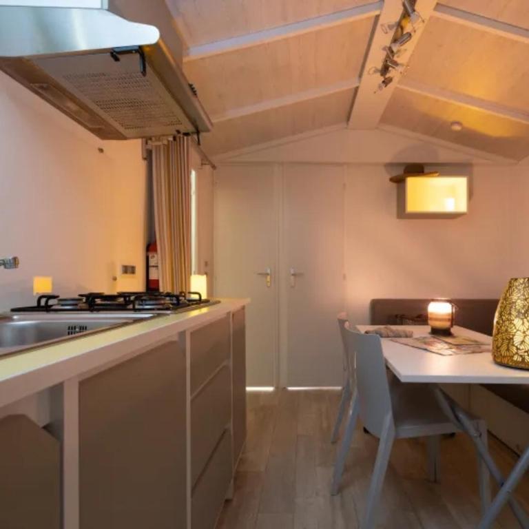 Camping Les Sables d'Or Pirates World - Aquatique Vacances - Aqua Mobile Home with Air Conditioning and Semi-Covered Terrace - 2 Bedrooms - 4 People - 3