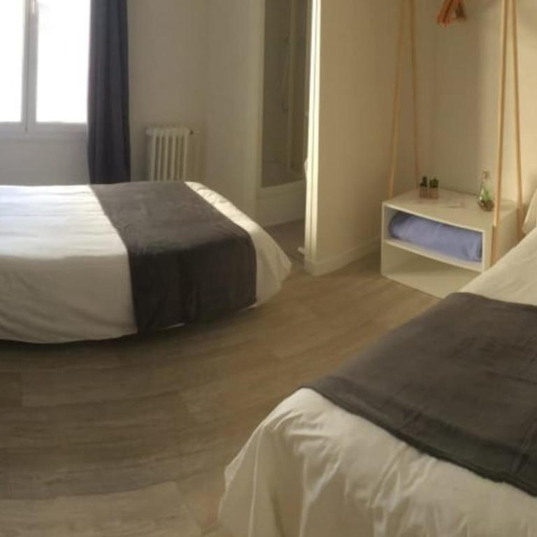 Les Chiens du Guet - Chambre Double ou Lits Jumeaux avec Salle de Bains Privative - 2