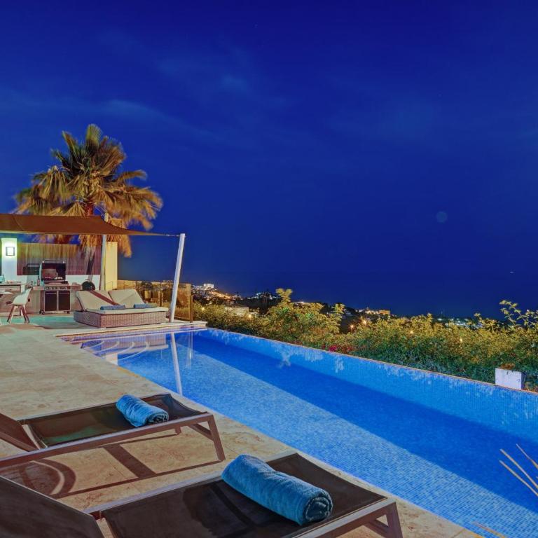 Amazing modern villa with spectacular seaviews close to Benalmadena Pueblo - Villa - 40