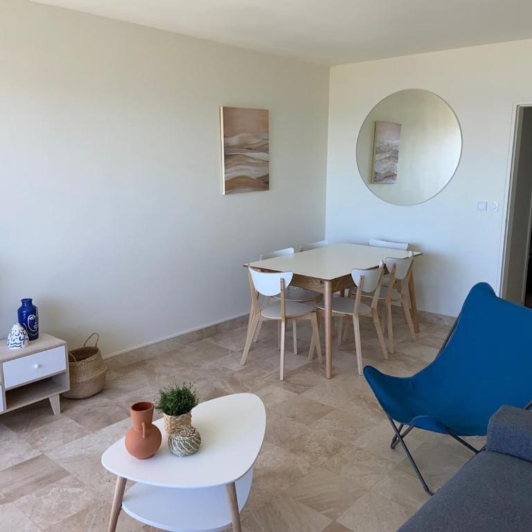 Superbe T2cabine vue mer accès direct plage Benoît - Two-Bedroom Apartment - 2