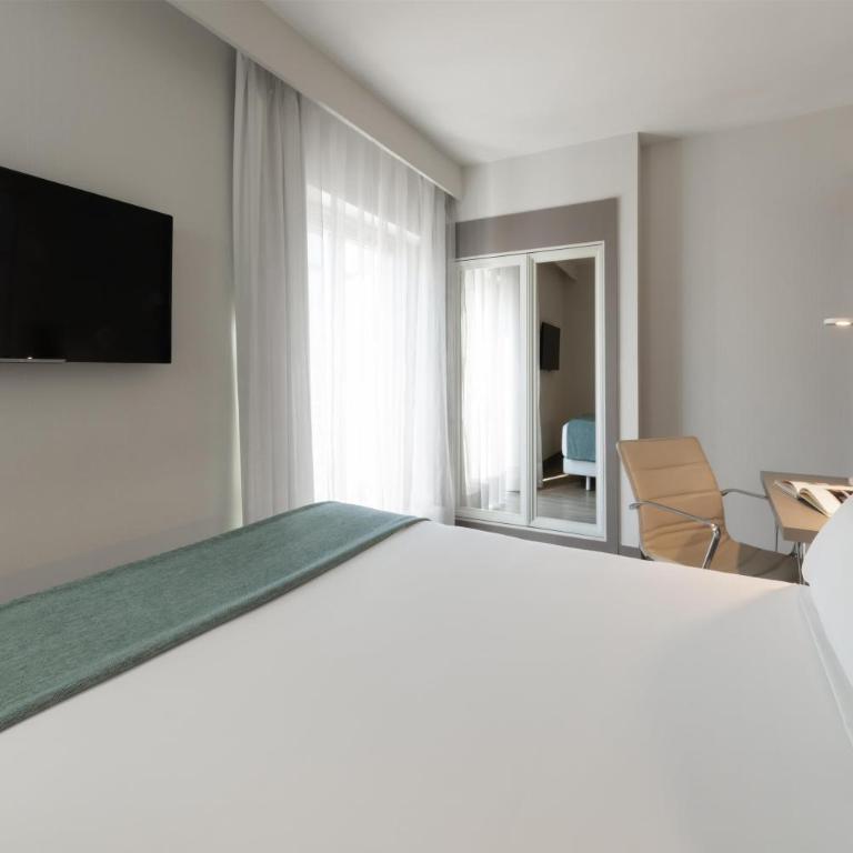 NH Madrid Zurbano - Habitaciones Familiares comunicadas (2 adultos + 2 niños) - 3