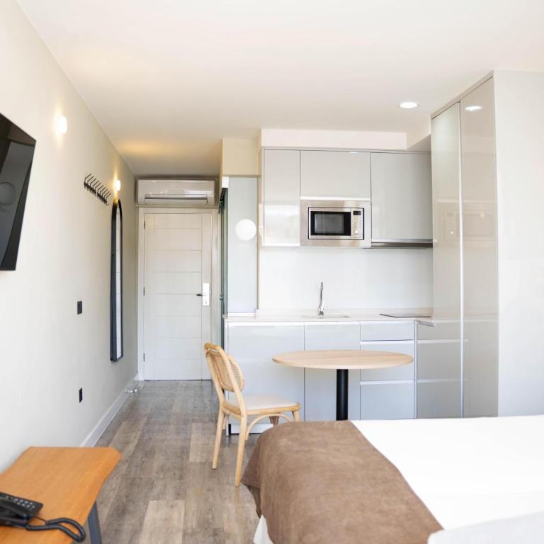 Coral Ocean View - Adults Only - Suite Junior con vistas a la piscina (2 adultos) - 1