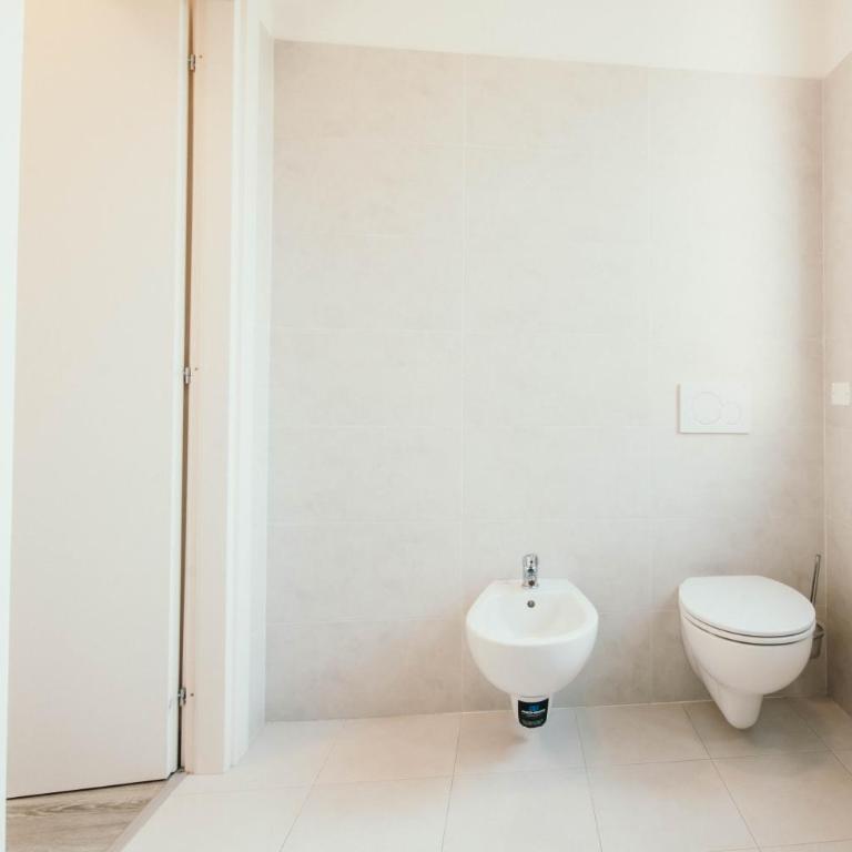 AL 13 - Lakeside Leisure & Business - Monolocale Triplo Standard - 11
