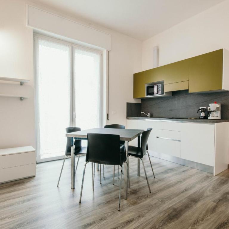 AL 13 - Lakeside Leisure & Business - Monolocale Triplo Standard - 2