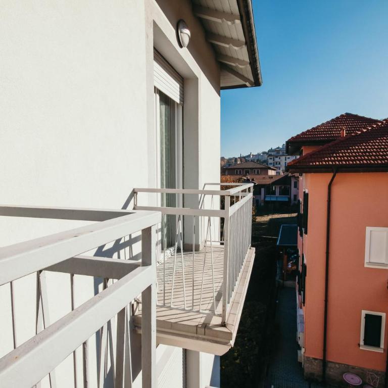 AL 13 - Lakeside Leisure & Business - Monolocale Standard - 12