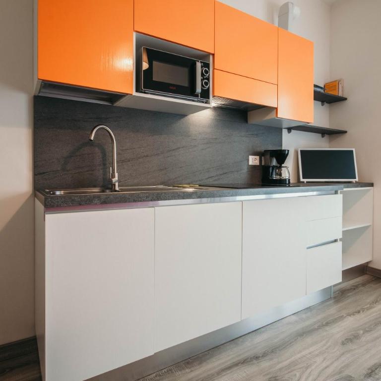 AL 13 - Lakeside Leisure & Business - Appartamento con 1 Camera da Letto e Balcone - 1