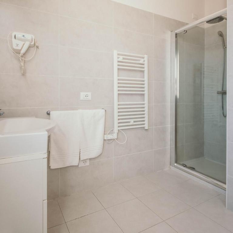 AL 13 - Lakeside Leisure & Business - Monolocale Standard - 9