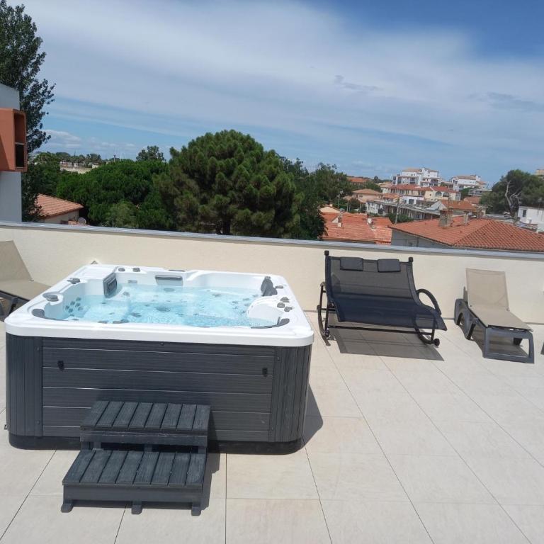 Hotel Aquarius - Apartment mit 1 Schlafzimmer und Poolblick - 5