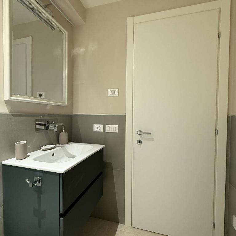 Loft 83 - Three-Bedroom Apartment - 42