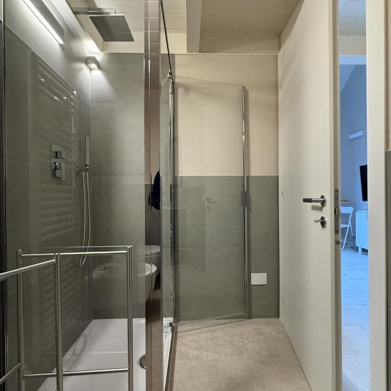Loft 83 - Three-Bedroom Apartment - 10