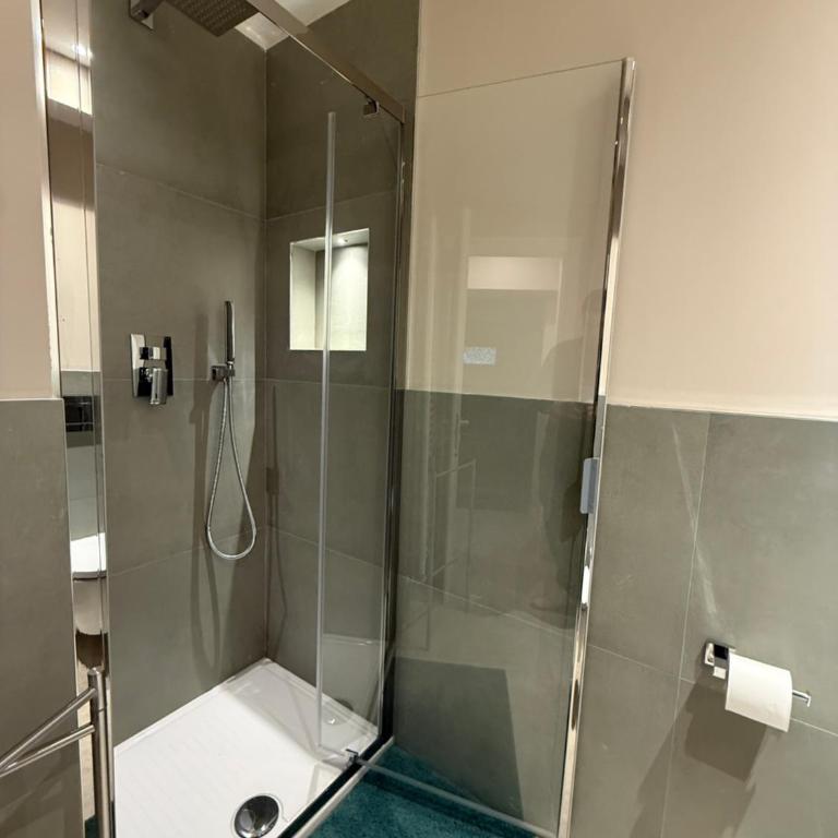 Loft 83 - Three-Bedroom Apartment - 44