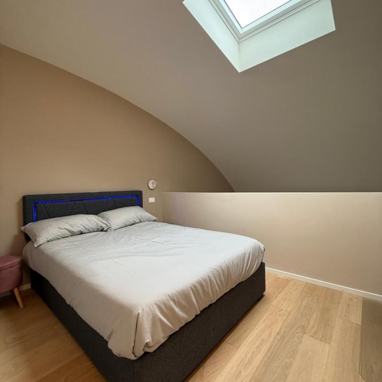 Loft 83 - Three-Bedroom Apartment - 25