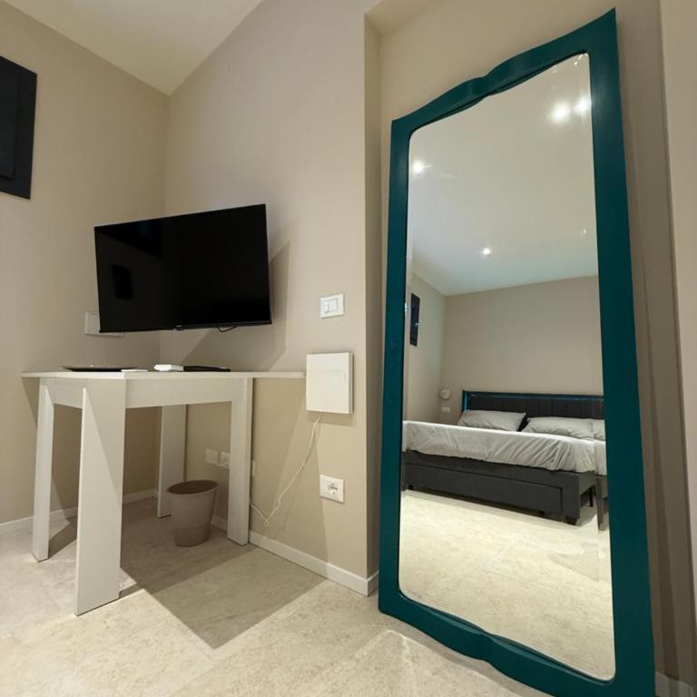 Loft 83 - Three-Bedroom Apartment - 40