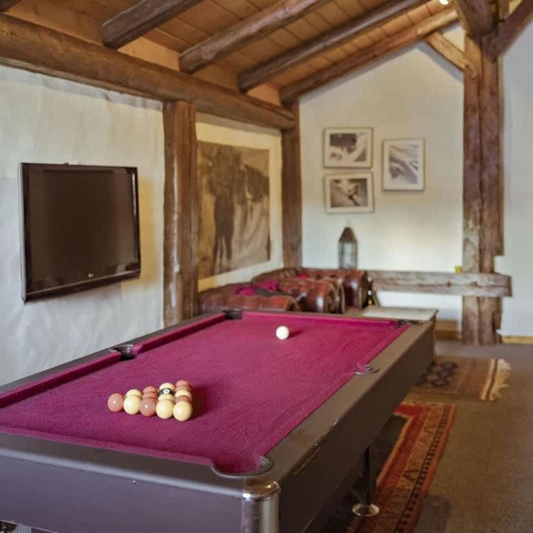 Alpine Chalet with Mountain Views and Hot Tub - Chalet - 7
