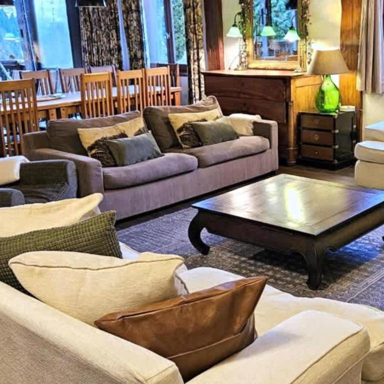Alpine Chalet with Mountain Views and Hot Tub - Chalet - 39