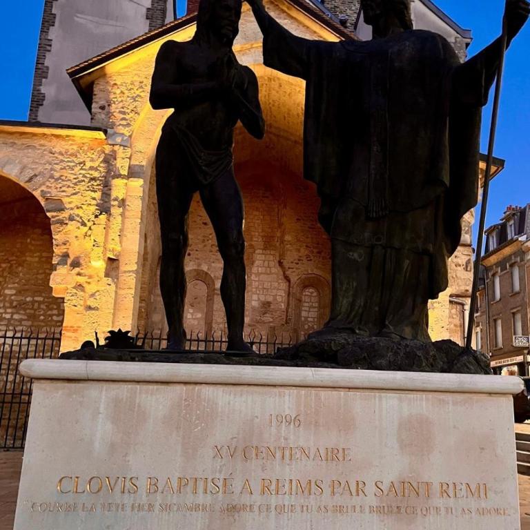 L'Arbane Sacrée, Basilique St Rémi, stationnement gratuit, escapade champenoise - Appartamento Deluxe con 2 Camere da Letto - 24