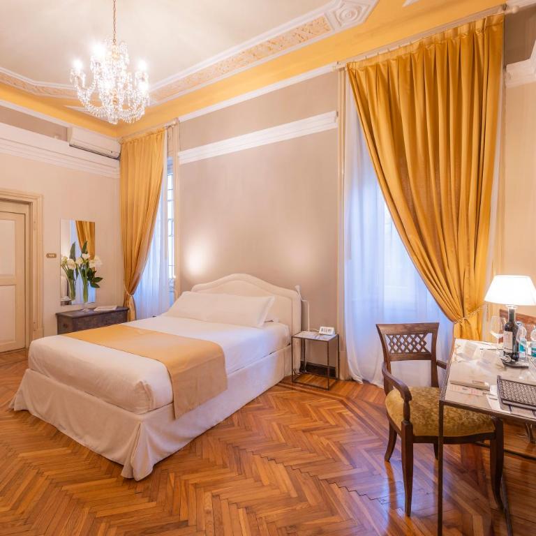 Residenza Palazzo Negri - Camera Matrimoniale con Terrazza e Vista Città - 1