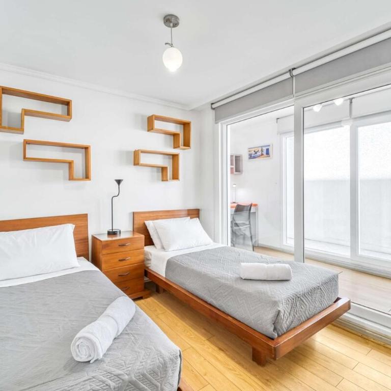 Seafront Bay 3BR Apartment with Terrace & Sea View - Room #1582991001 - 6