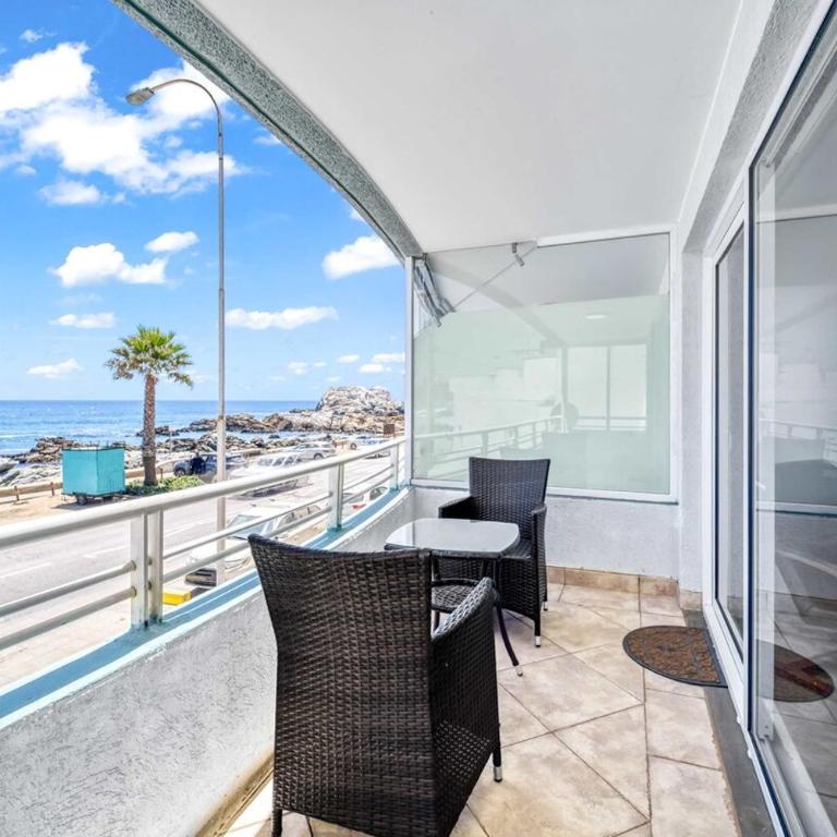 Seafront Bay 3BR Apartment with Terrace & Sea View - Room #1582991001 - 7