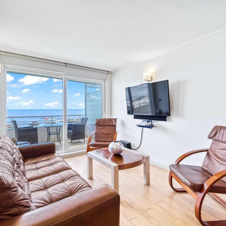 Seafront Bay 3BR Apartment with Terrace & Sea View - Room #1582991001 - 8