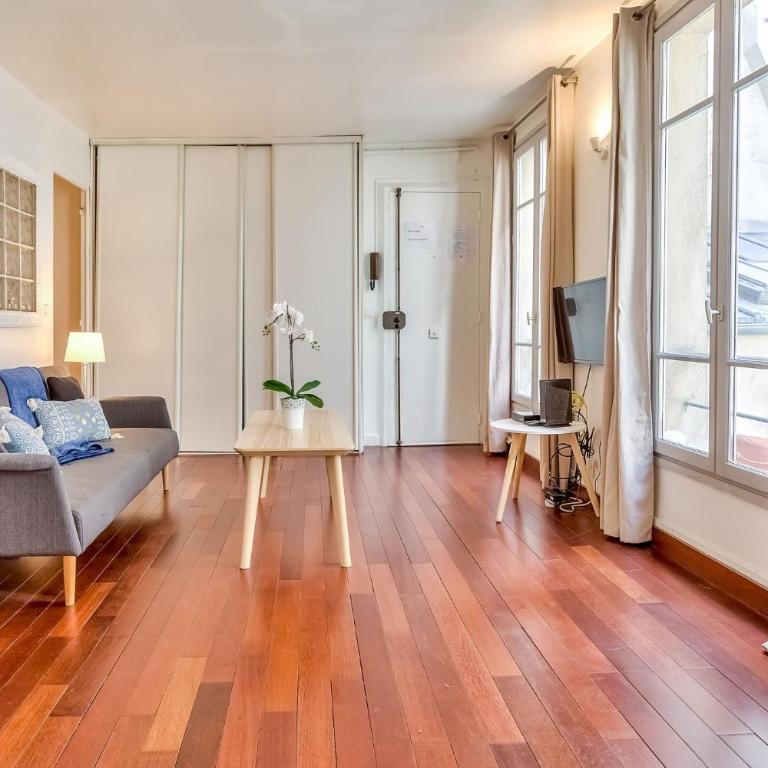 Charming Parisian Retreat in the Heart of the City - Appartement - 2