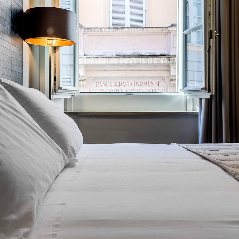 Salina Luxury Suites - Camera Matrimoniale con Bagno Privato - 17