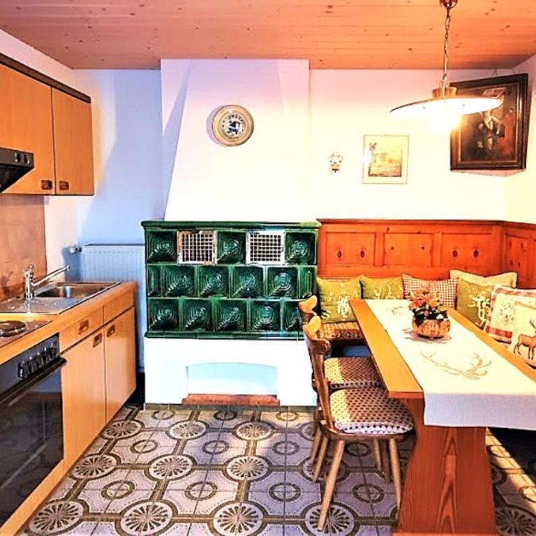 2 Bergpanorama mit Blick ins Tal für absolute Nichtraucher - Apartment mit 1 Schlafzimmer - 5