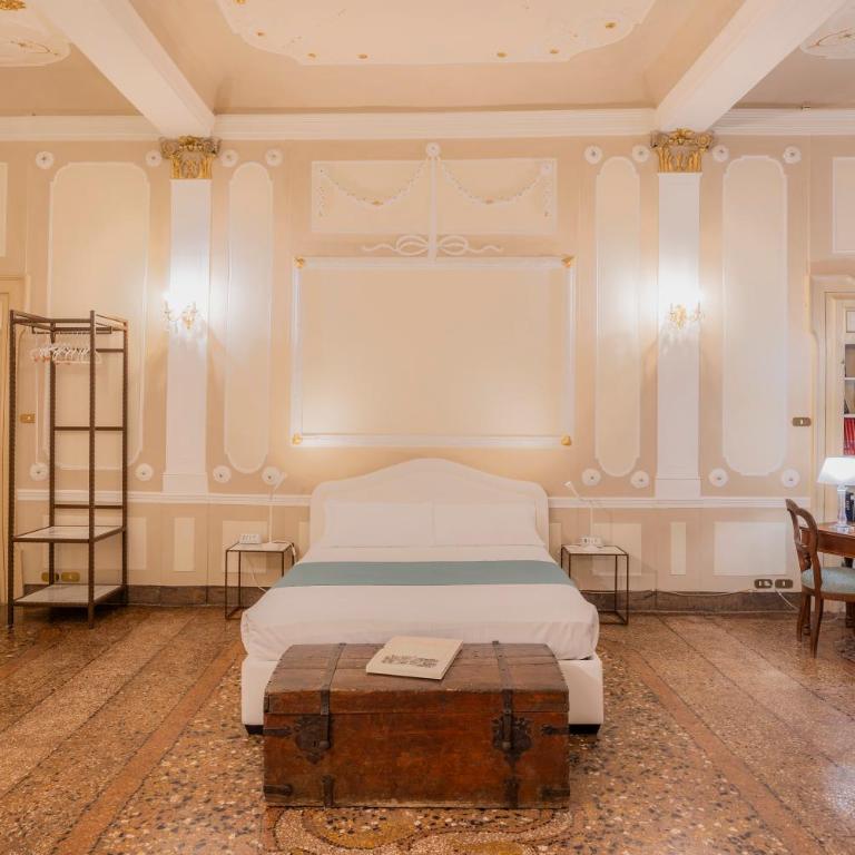 Residenza Palazzo Negri - Junior Suite con Balcone e Vasca - 8