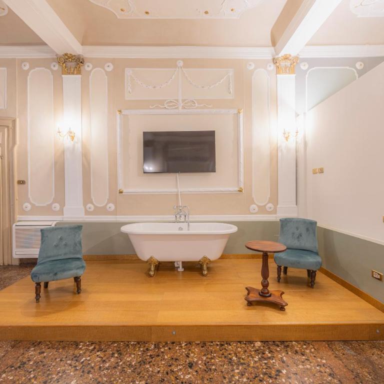 Residenza Palazzo Negri - Junior Suite con Balcone e Vasca - 11