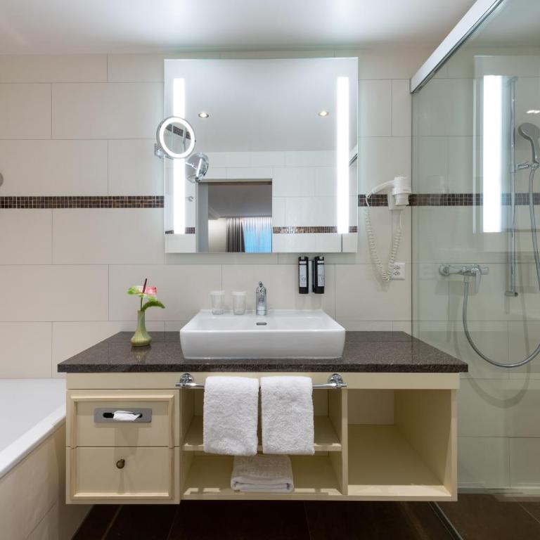 Romantik Hotel Schweizerhof - Comfort Doppelzimmer - 4