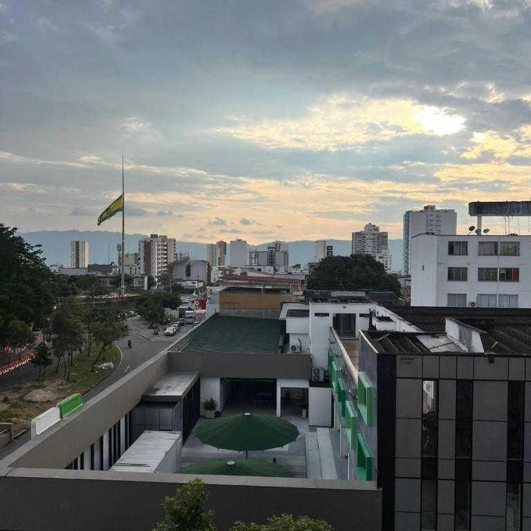 Tu Estancia Ideal en Bucaramanga! Apto Moderno, Amplio y Bien Ubicado - Two-Bedroom Apartment - 8