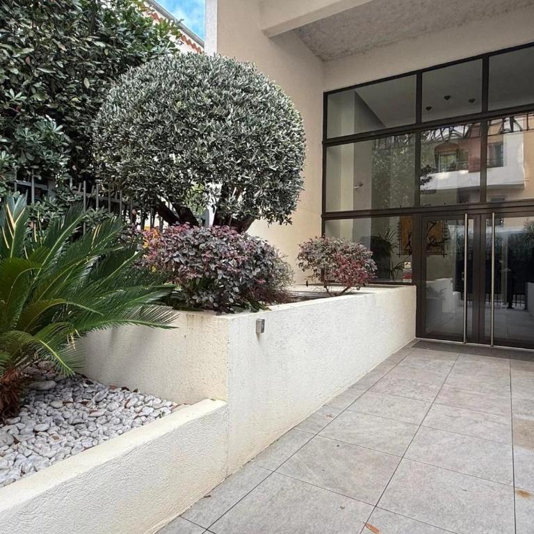 Villa Alexandra, Juan std avec Clim, parking - One-Bedroom Apartment - 2