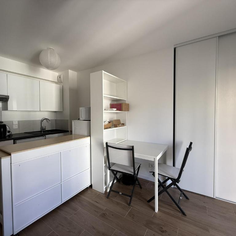 Villa Alexandra, Juan std avec Clim, parking - One-Bedroom Apartment - 8
