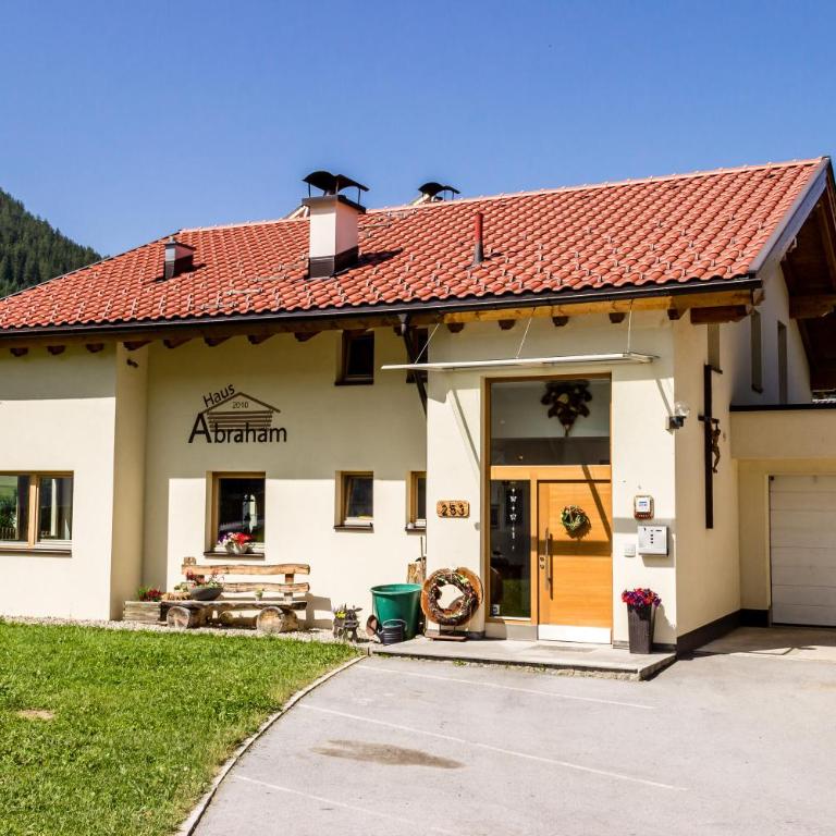 Ferienwohnung Abraham - Apartment mit 2 Schlafzimmern und Terrasse - 1