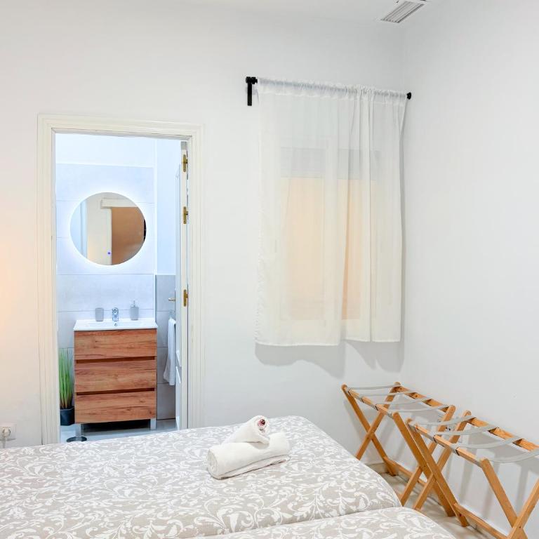 Riverside Triana Apartment - Three-Bedroom Apartment - 18