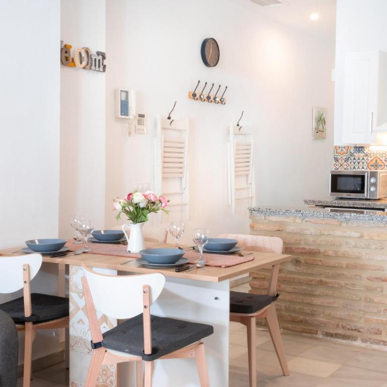 Riverside Triana Apartment - Three-Bedroom Apartment - 7
