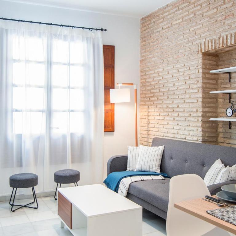 Riverside Triana Apartment - Three-Bedroom Apartment - 2