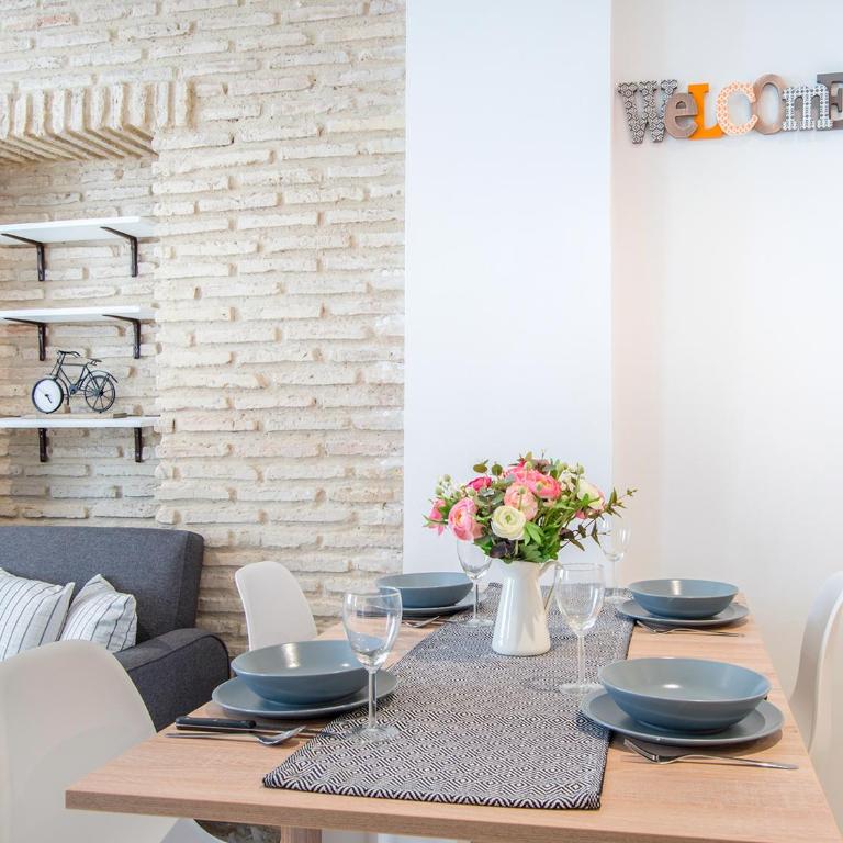 Riverside Triana Apartment - Three-Bedroom Apartment - 10