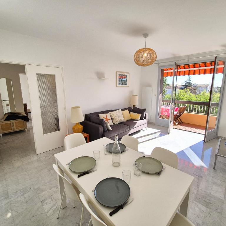 Appartement 2 chambres avec grand balcon à deux pas du port de Sanary et de la plage - Apartment mit 2 Schlafzimmern - 6