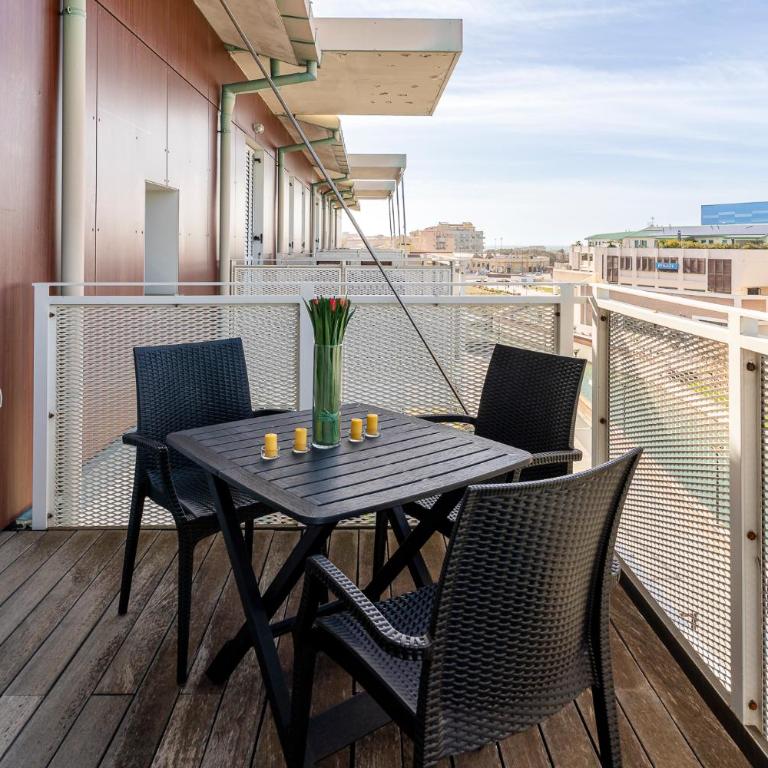 GuestHost - Bright Balcony Apt with Sea-View - Appartamento con 2 Camere da Letto - 14