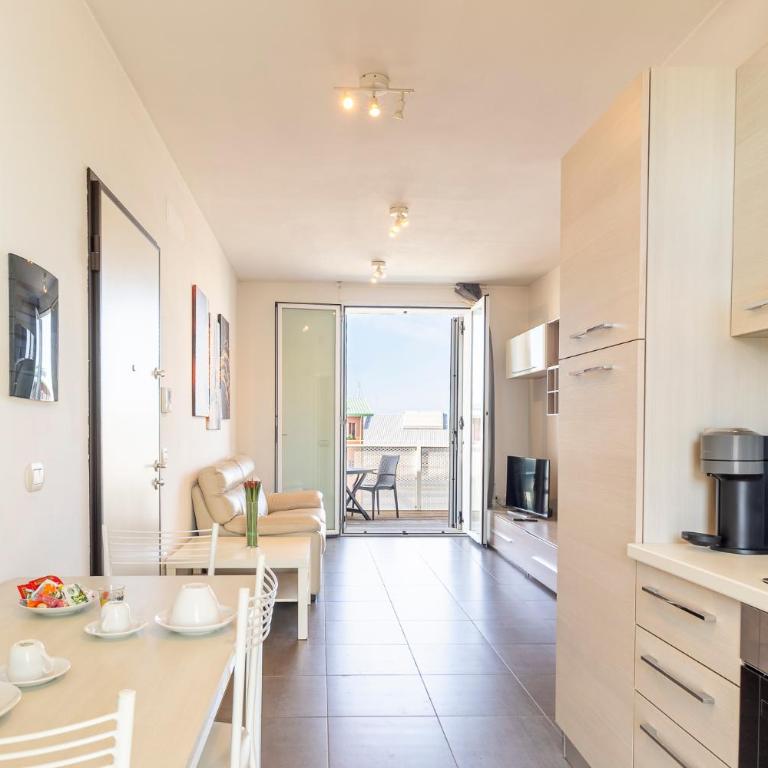 GuestHost - Bright Balcony Apt with Sea-View - Appartamento con 2 Camere da Letto - 10