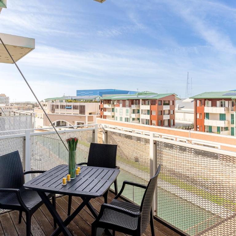 GuestHost - Bright Balcony Apt with Sea-View - Appartamento con 2 Camere da Letto - 3