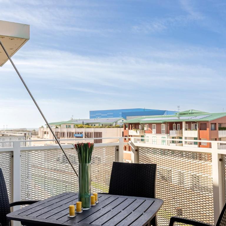 GuestHost - Bright Balcony Apt with Sea-View - Appartamento con 2 Camere da Letto - 16